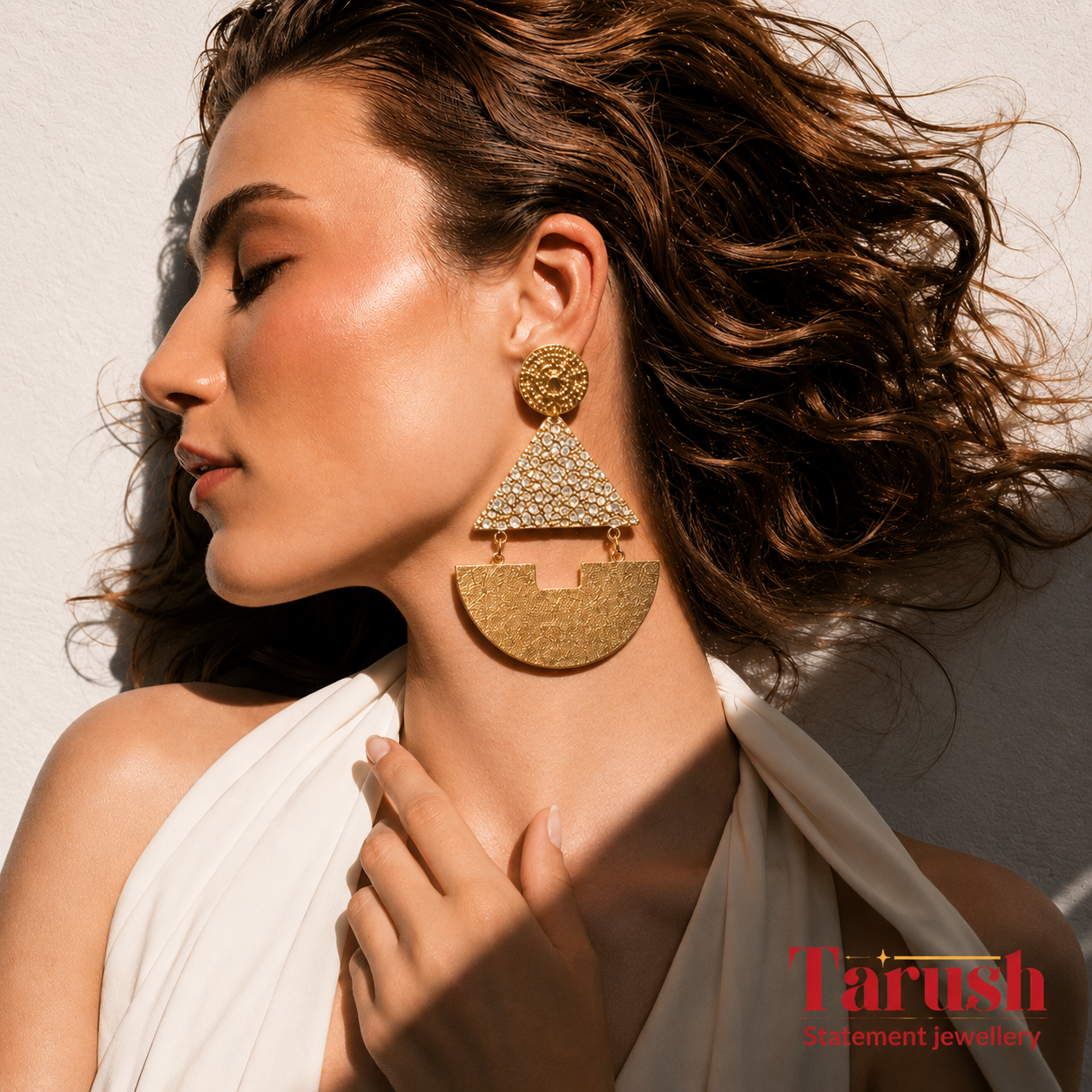 18 kt gold plated earring - Gold Big Hammered Earring -  Make a Statement - Everyday Look