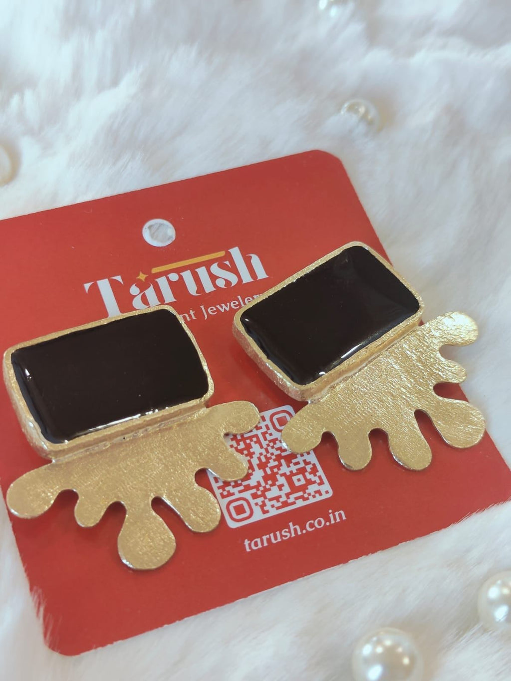 18 Kt Gold Plated 18kt Gold Plated - Black Flowy earrings - Perfect For Your Office Look Semi Precious stone