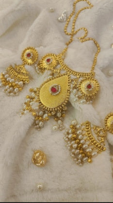 18 Kt Gold Plated Maharani Necklace without kada Semi Precious stone