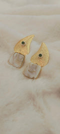 mother of pearl earring-white