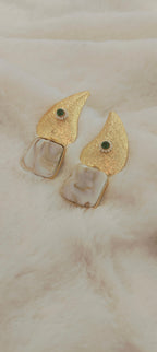 mother of pearl earring-white