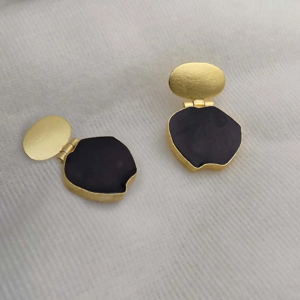 18 Kt Gold Plated Apple Black Earring Black - Perfect for Your Office Look Semi Precious stone
