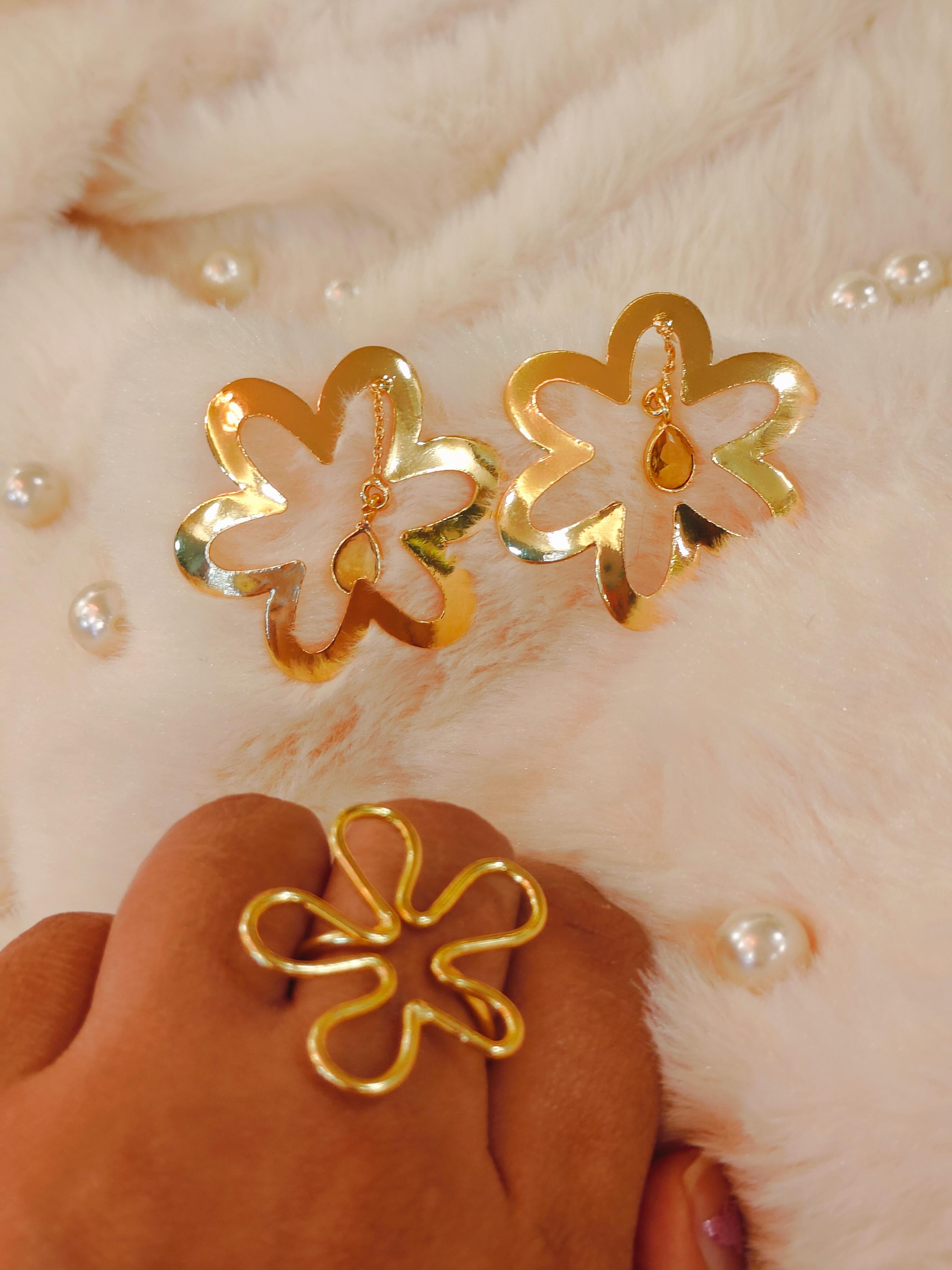 18 Kt Gold Plated Flower earring with ring Semi Precious stone