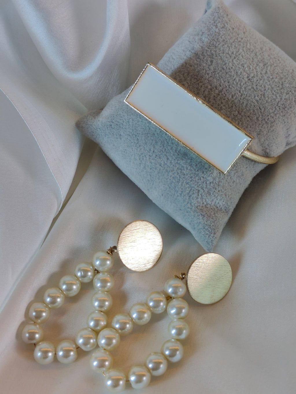 18 Kt Gold Plated - Classic white pearl earrings - Pearl earring - Look Fabulous Everyday