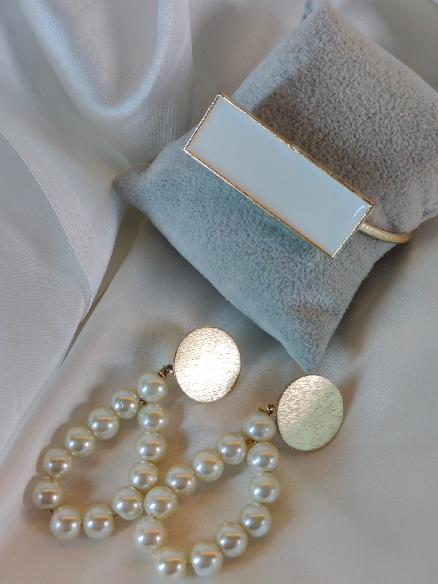 18 Kt Gold Plated - Classic white pearl earrings - Pearl earring - Look Fabulous Everyday