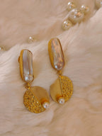 Small pearl earring