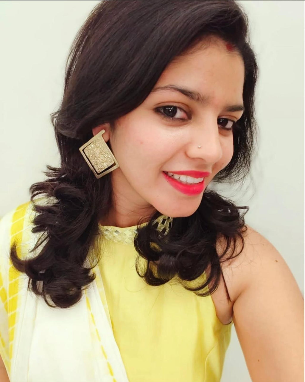 18 Kt Gold Plated - Square earrings - Hand Made - Hammered Texture - Perfect for Your Parties Semi Precious stone