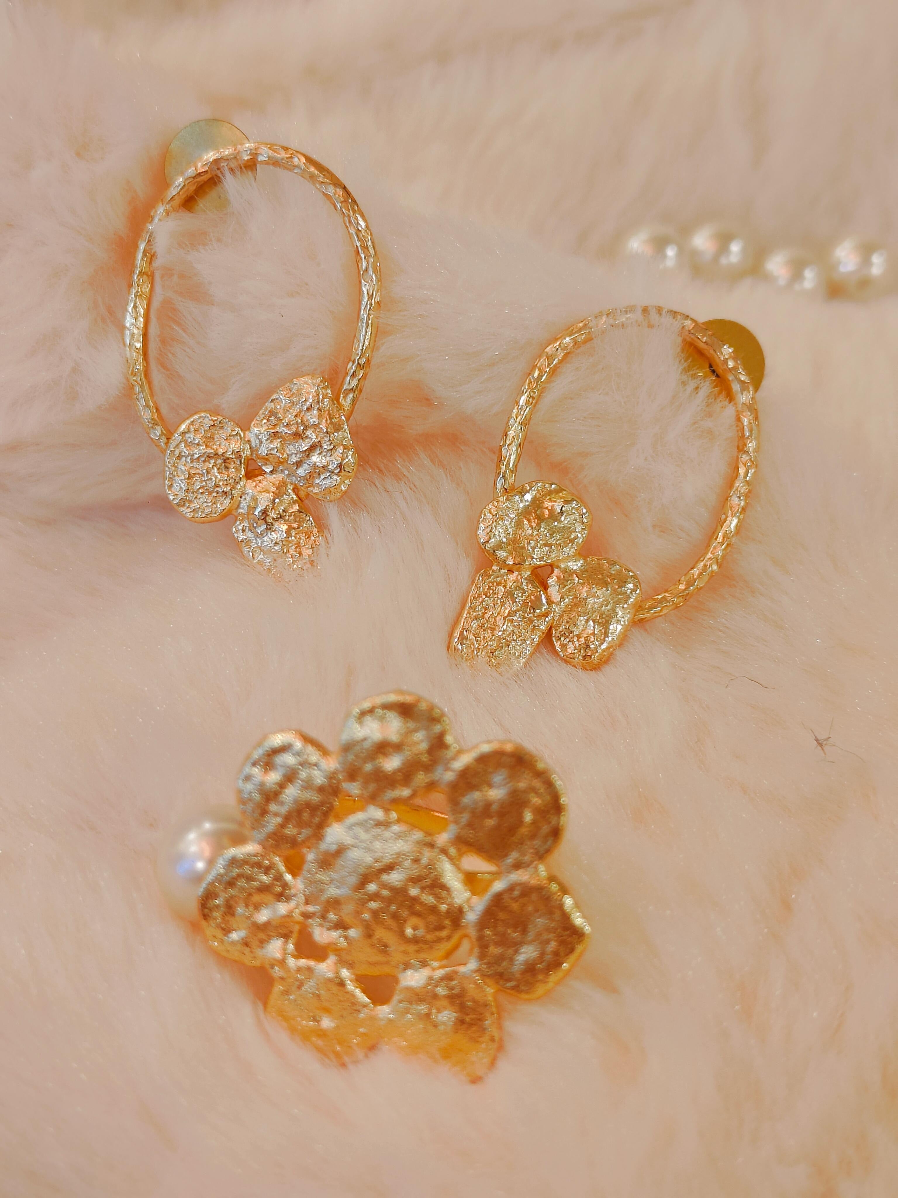 Round Gold small earring with round ring