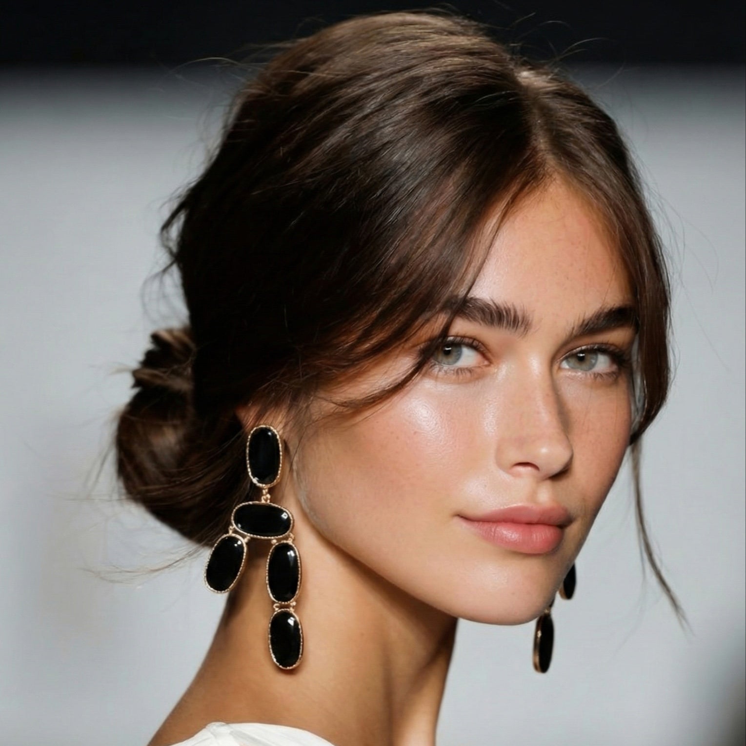 black A symetrical earring