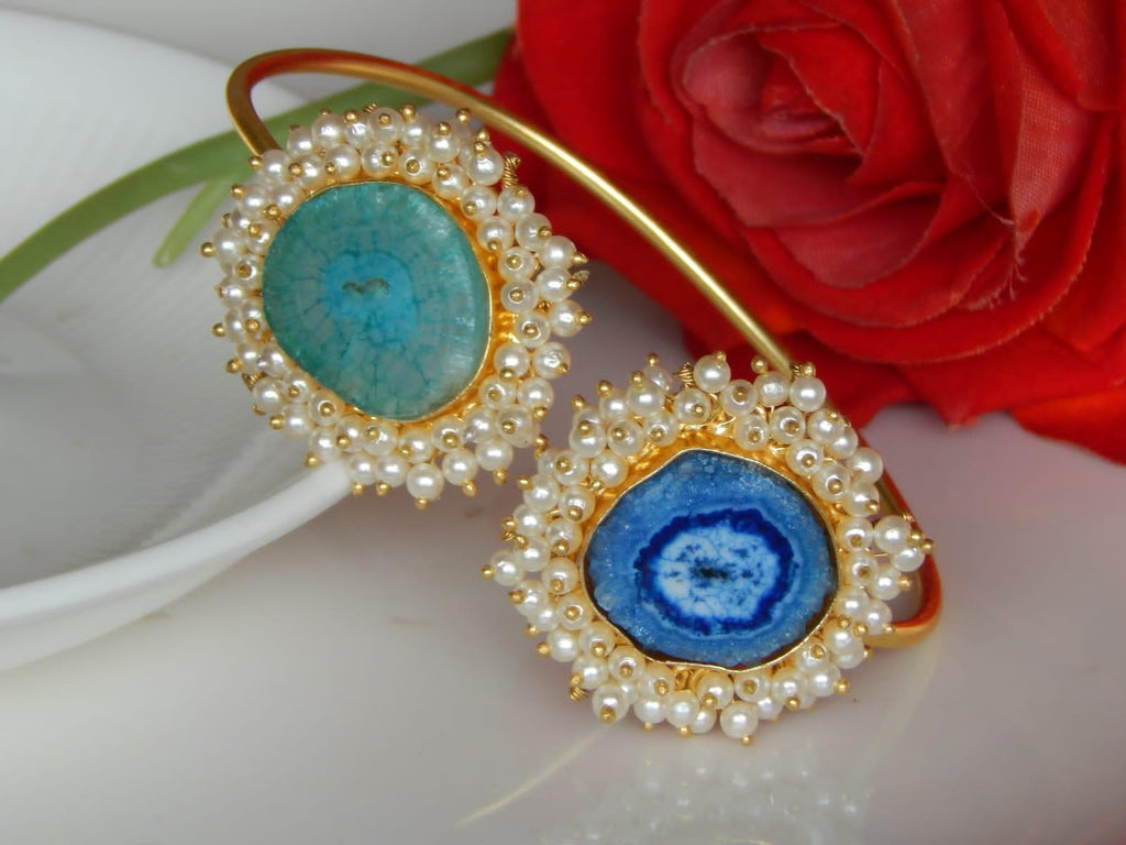 two agnet stone Bangle