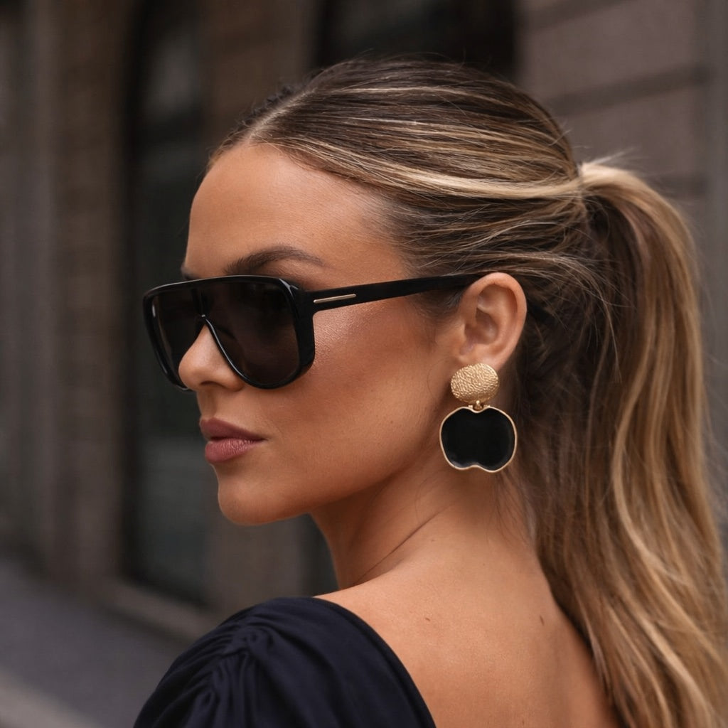 18 Kt Gold Plated Apple Black Earring Black - Perfect for Your Office Look Semi Precious stone