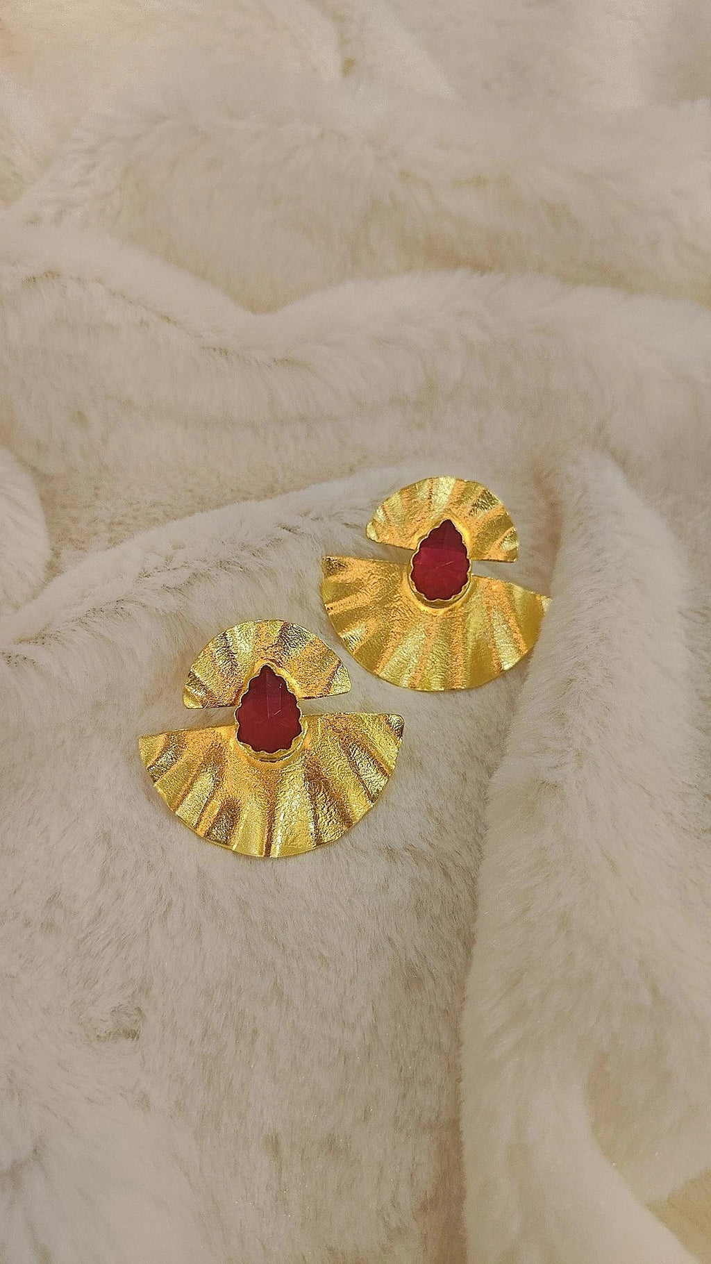 18 Kt Gold Plated fan red earring Semi Precious stone