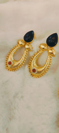 Black gold earring black
