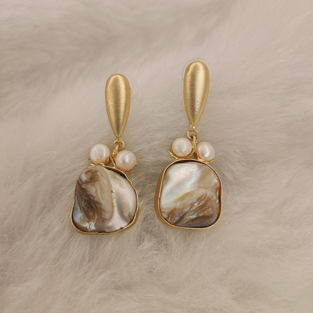 mother of pearl earring Pearl
