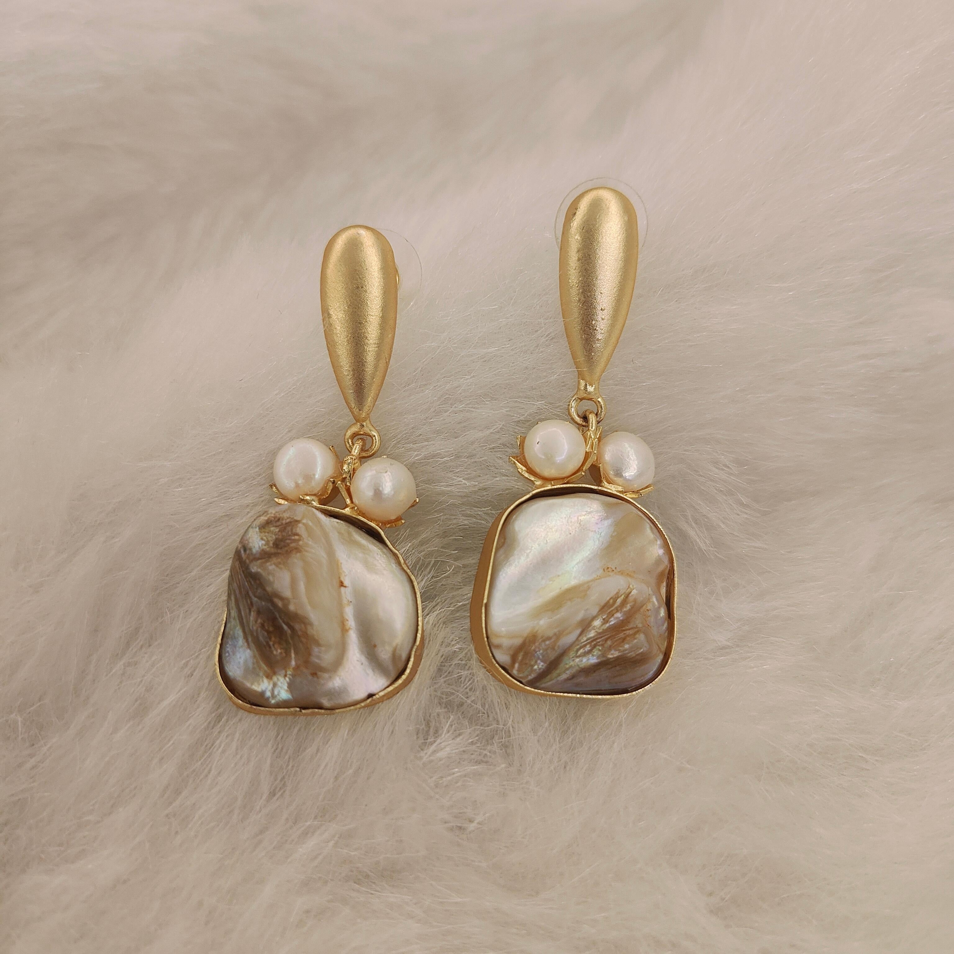 mother of pearl earring Pearl