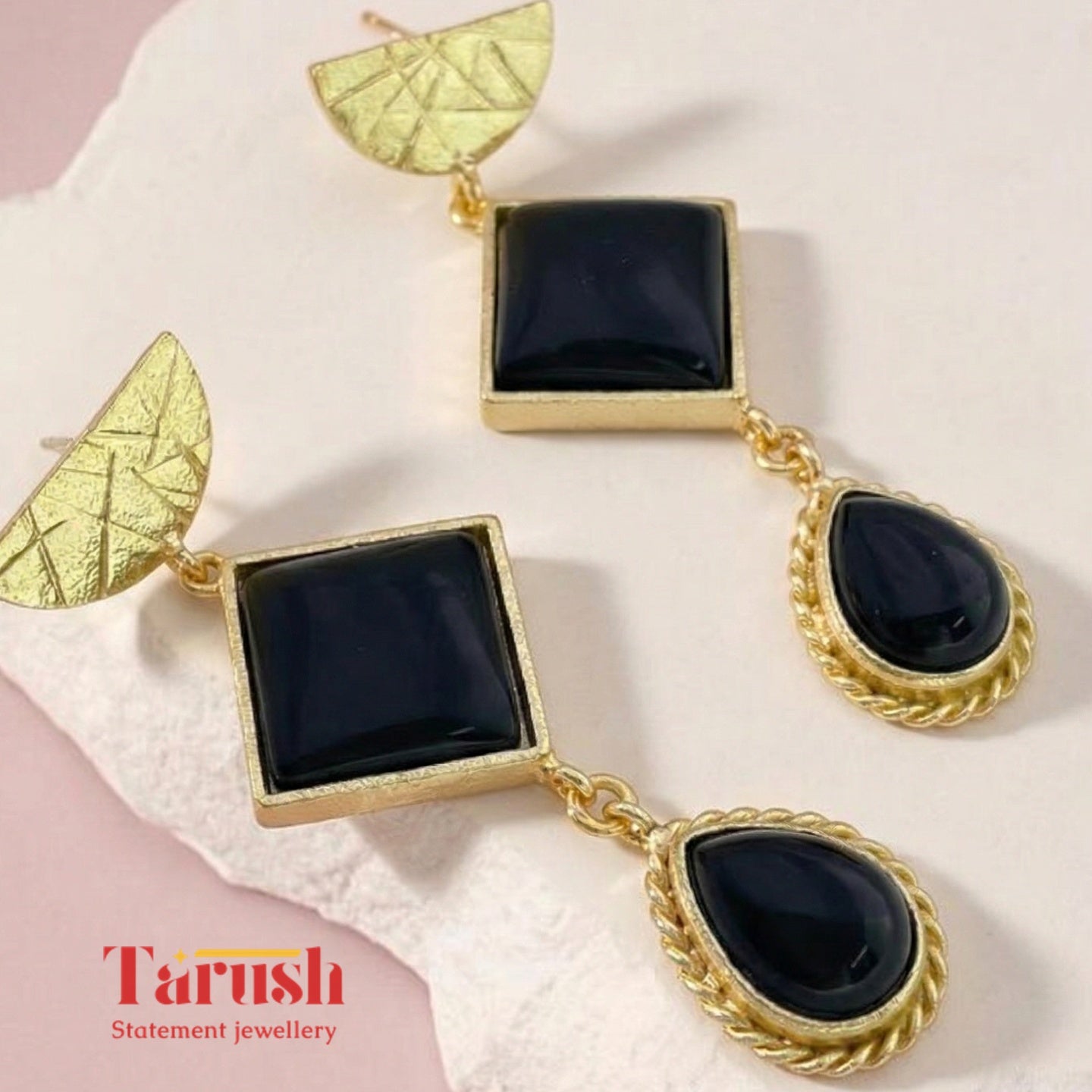 18 Kt Gold Plated Elegant - Brass earrings featuring black stones—lightweight style with non-allergic comfort. - Black earring Semi Precious stone
