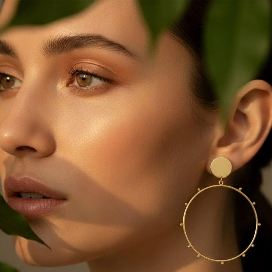 Round gold earring