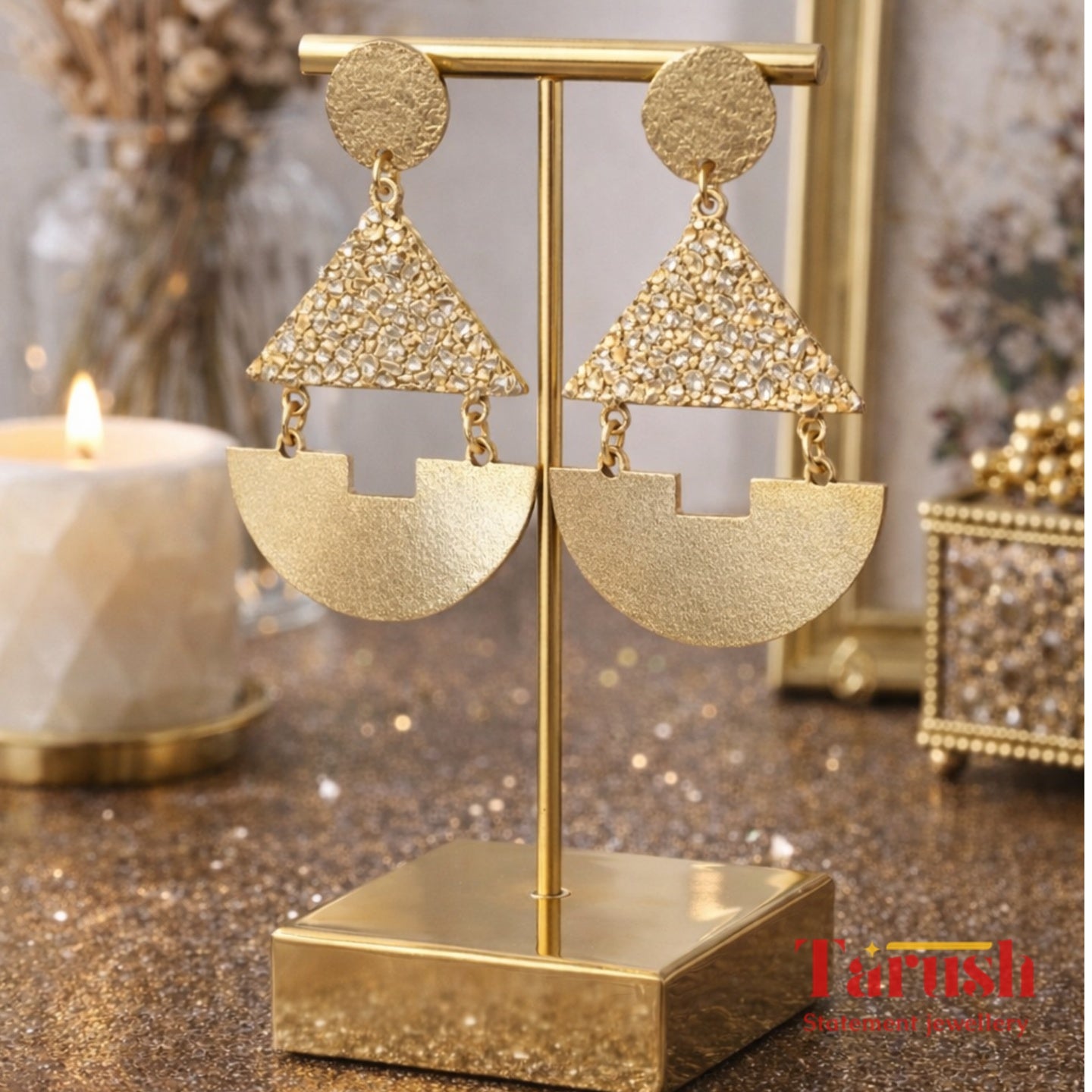 18 kt gold plated earring - Gold Big Hammered Earring -  Make a Statement - Everyday Look