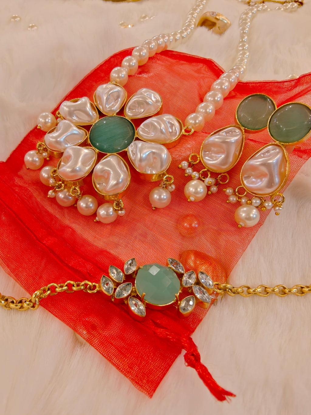 18 Kt Gold Plated Pearl Necklace with braclet Semi Precious stone