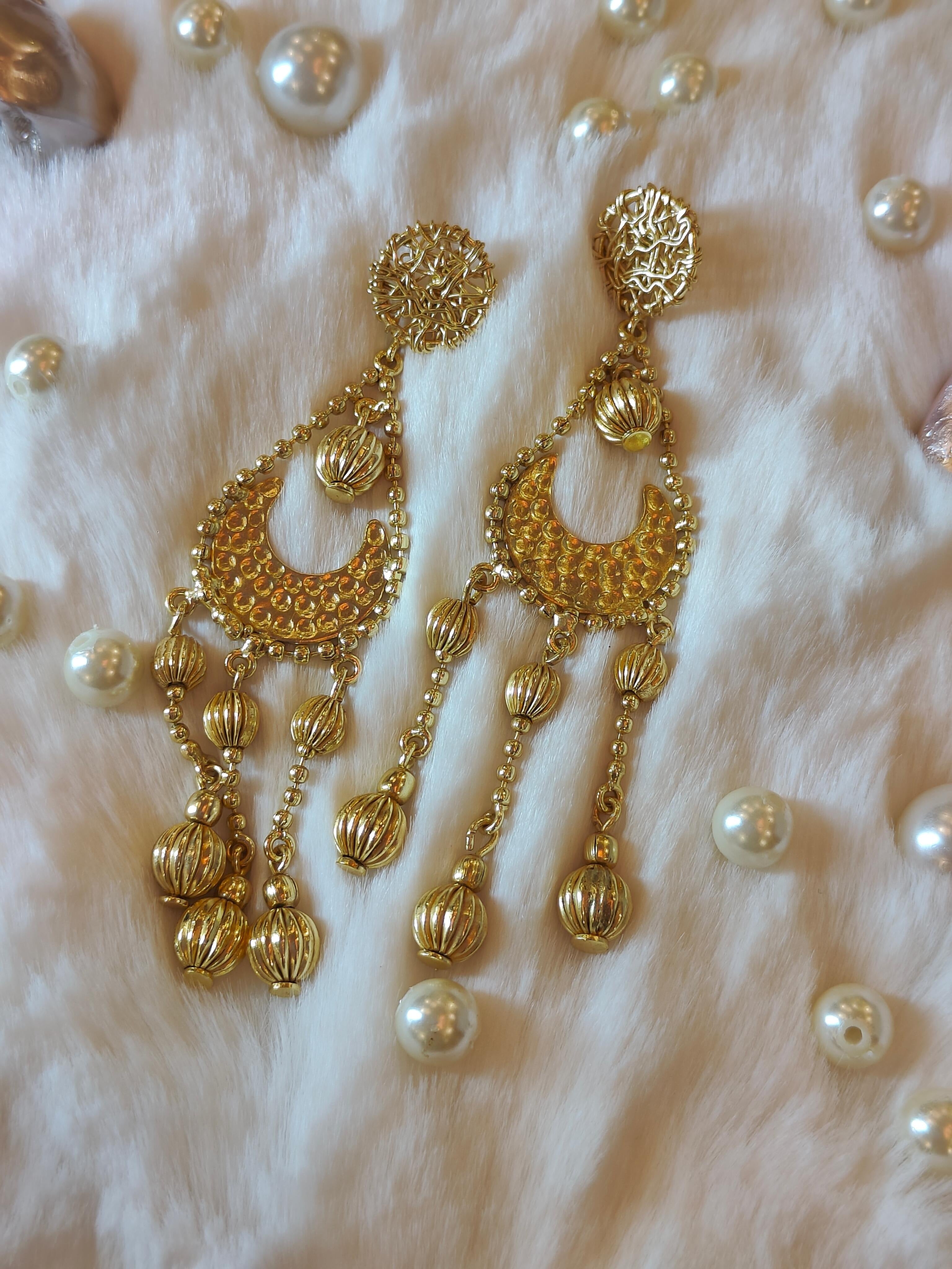 Gold jhumka gold A