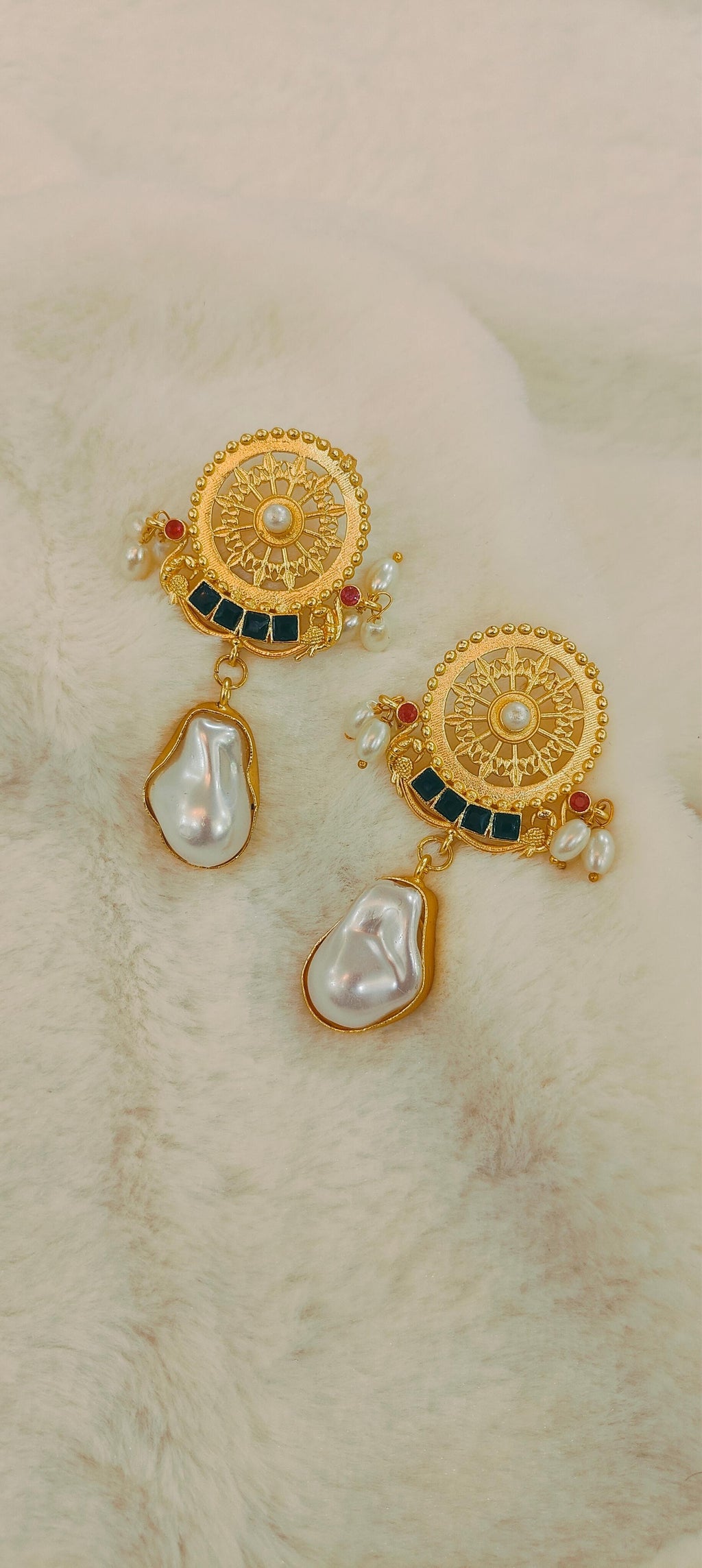 Pearl hanging earring-1