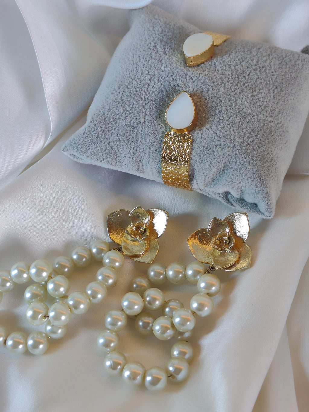 18 Kt Gold Plated 18kt Gold Plated Pearl Earrings - Made to Make Your Occasions Perfect Semi Precious stone