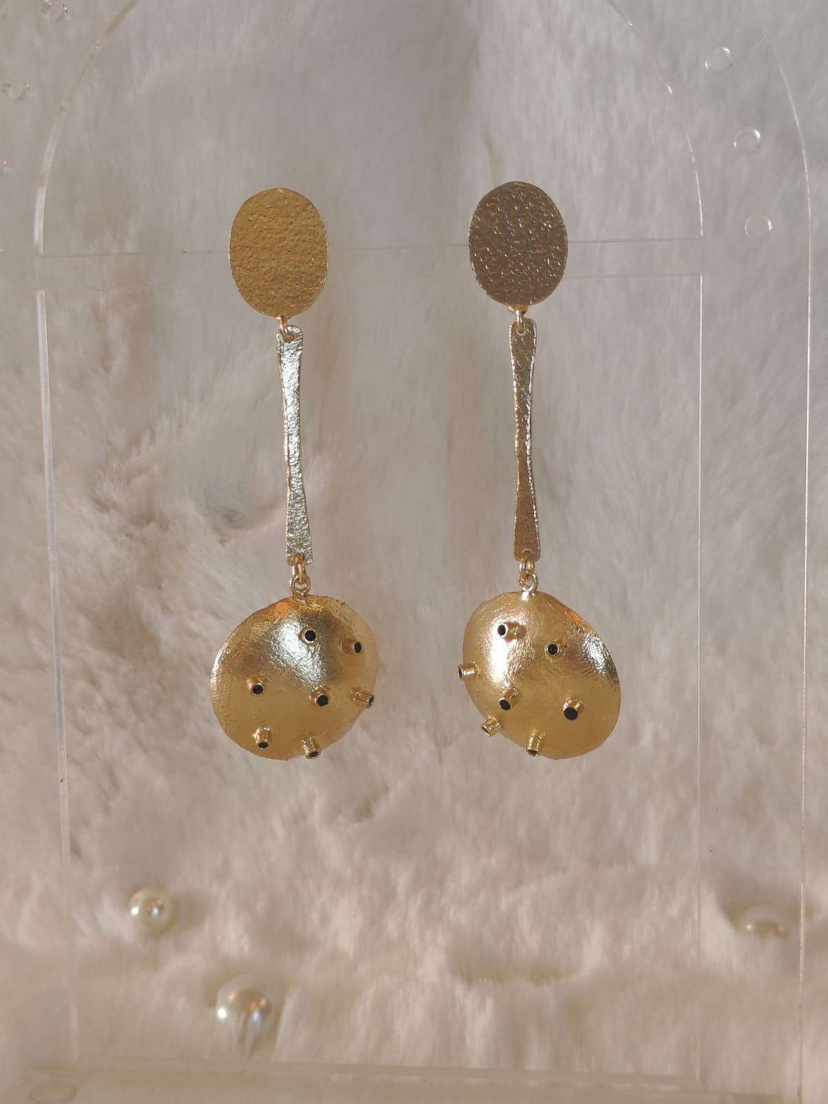 18 Kt Gold Plated long spoke earring gold and black Semi Precious stone