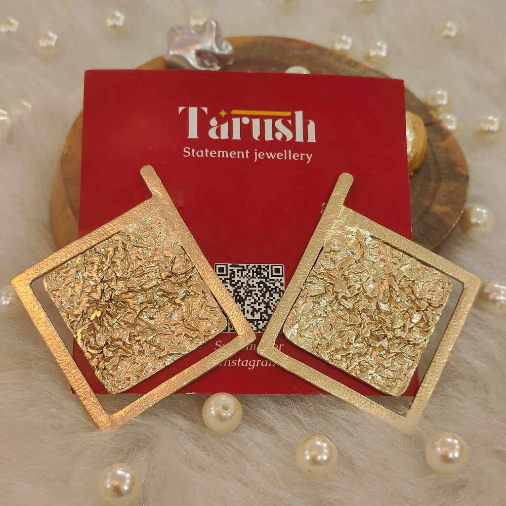 18 Kt Gold Plated - Square earrings - Hand Made - Hammered Texture - Perfect for Your Parties Semi Precious stone